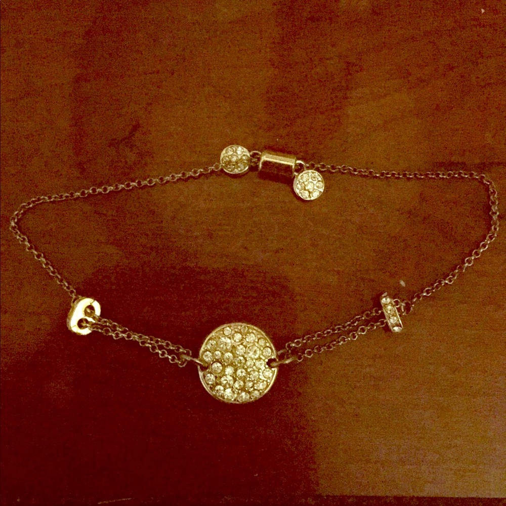 Gold bracelet with adjustable link